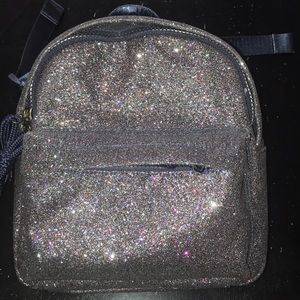 Kids’ mini glitter backpack